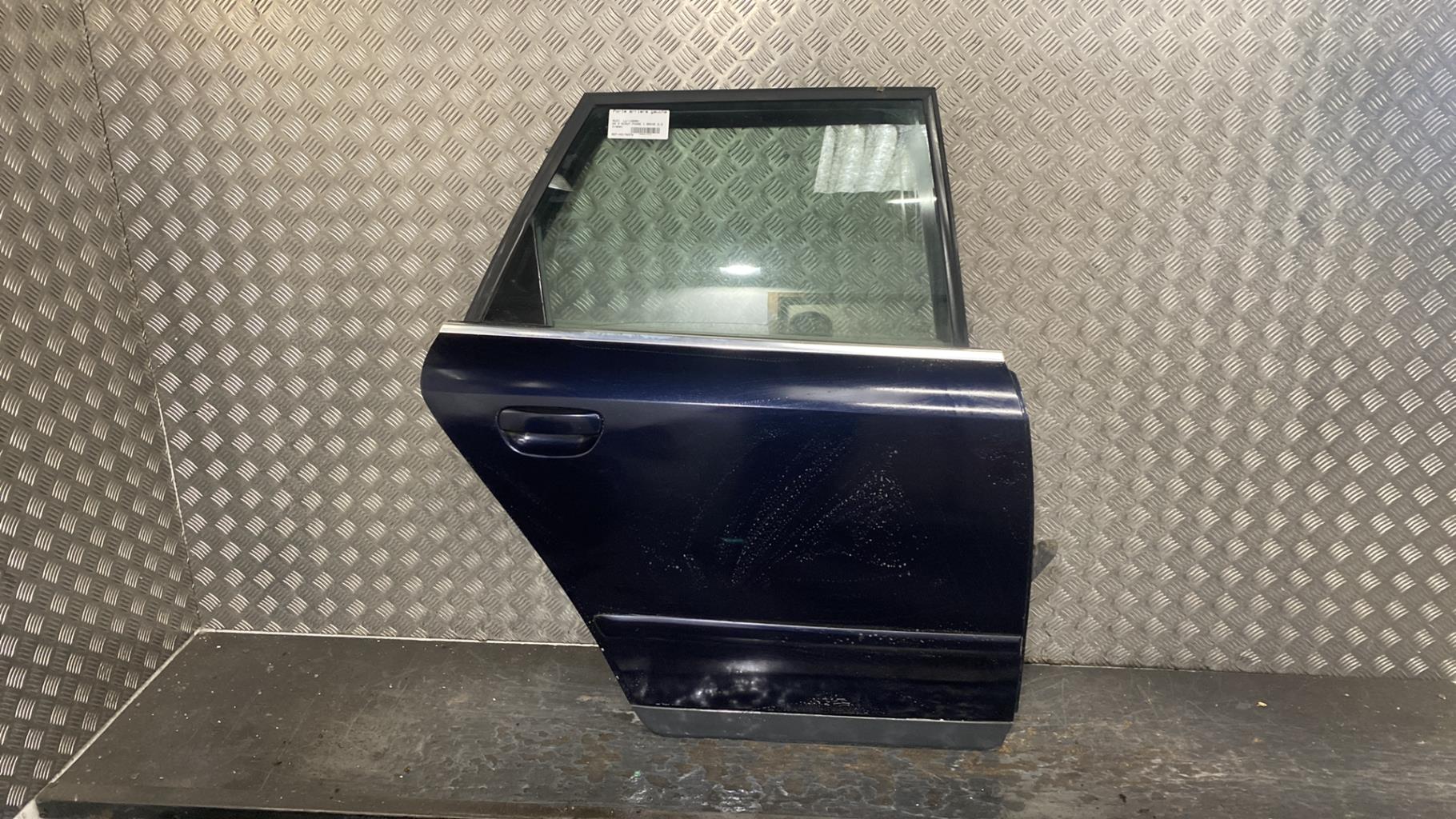Puerta trasera derecha AUDI A4 2 AVANT PHASE 1 BREAK Diésel - 1