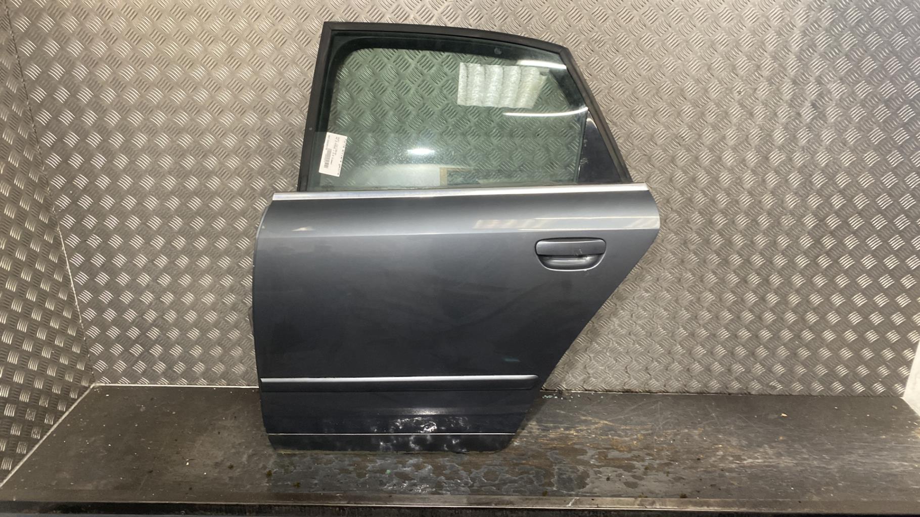 Puerta trasera izquierda AUDI A4 2 PHASE 1 Diésel - 1