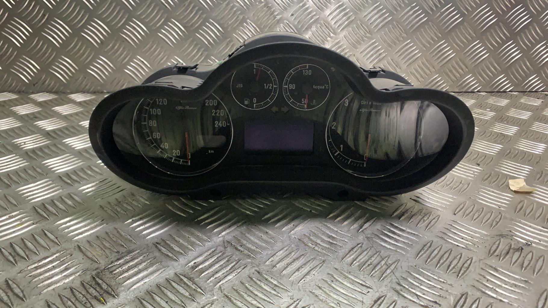 Compteur ALFA ROMEO 147 PHASE 2 Diesel - 1