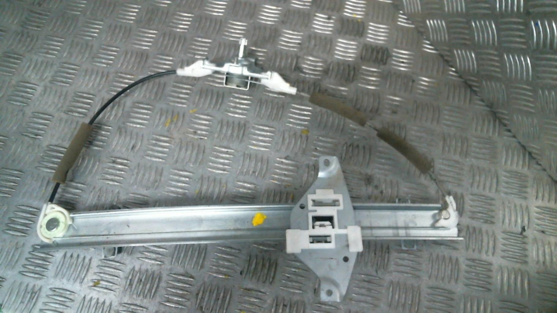 Alzacristalli manuale posteriore destro CHEVROLET AVEO 1 Gasolina - 1