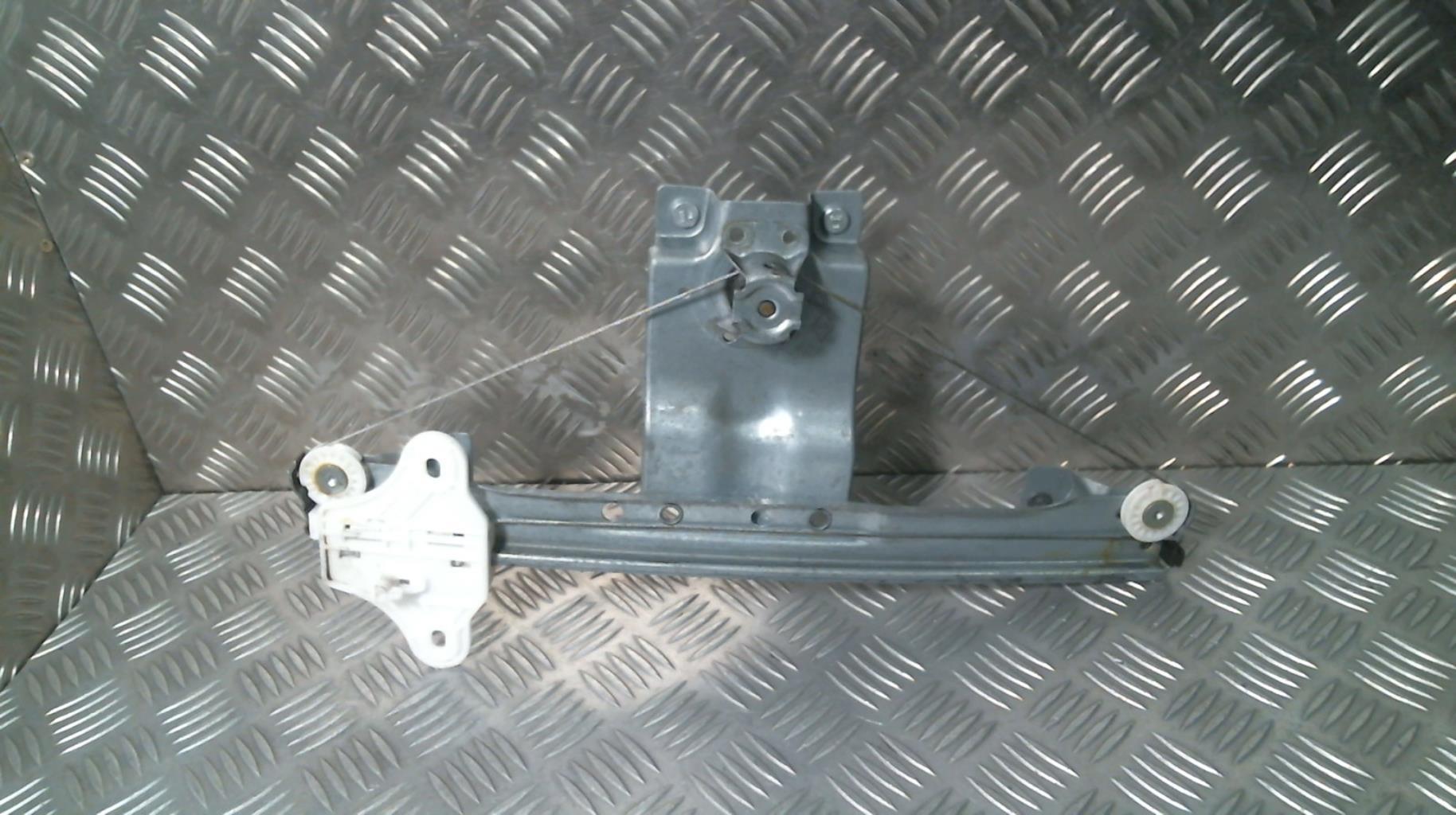 Alzacristalli manuale posteriore sinistro RENAULT CLIO 4 PHASE 2 Diésel - 1