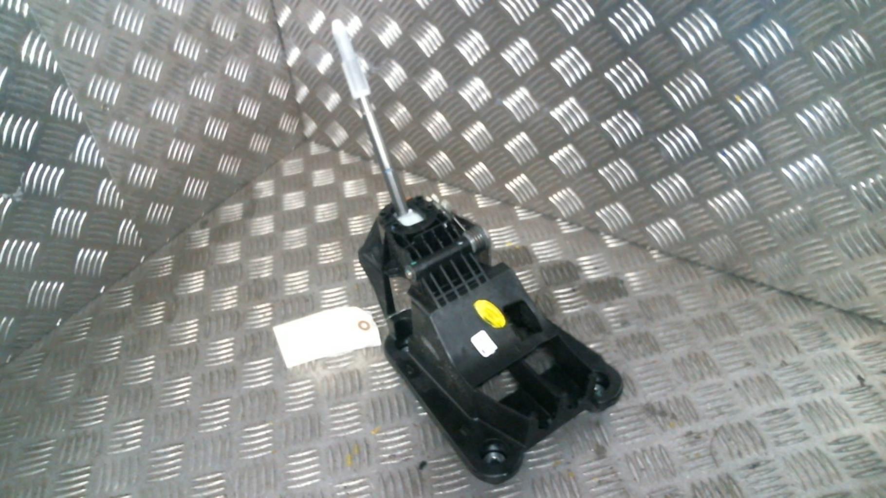 Levier de vitesses PEUGEOT 208 1 PHASE 2 Diesel - 1