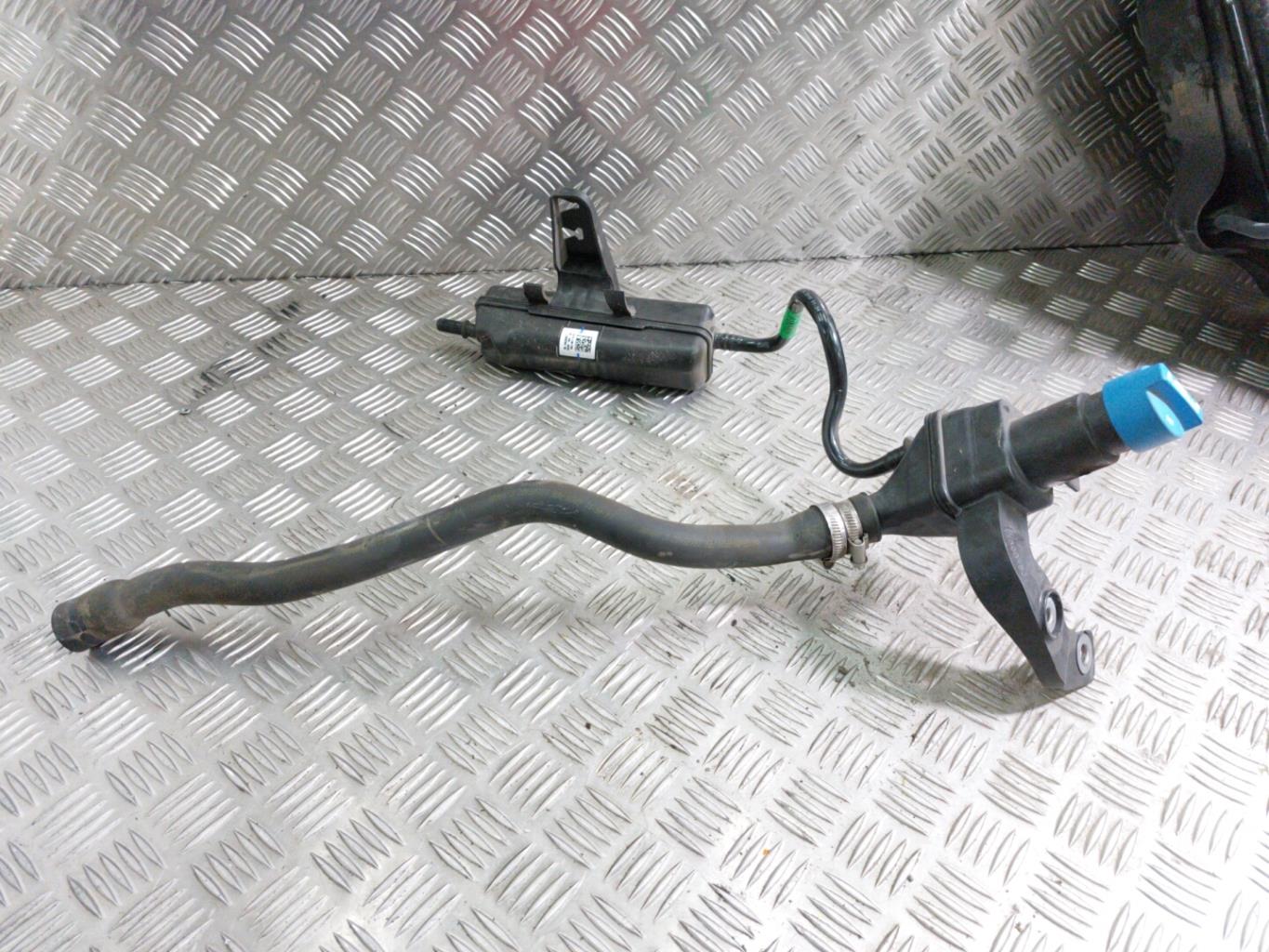 Reservoir AdBlue MINI MINI 3 F60 COUNTRYMAN PHASE 1 BREAK Diesel - 1