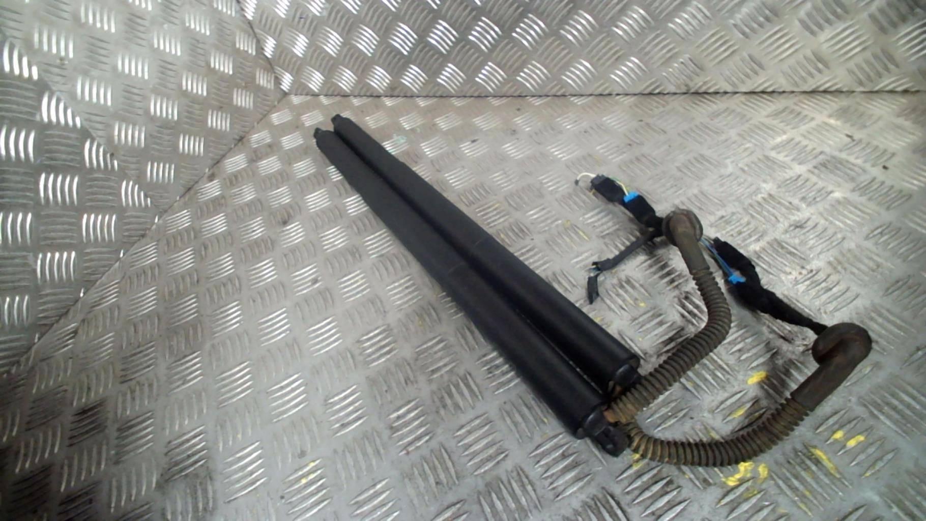 Verin de coffre MINI MINI 3 F60 COUNTRYMAN PHASE 1 BREAK Diesel - 1