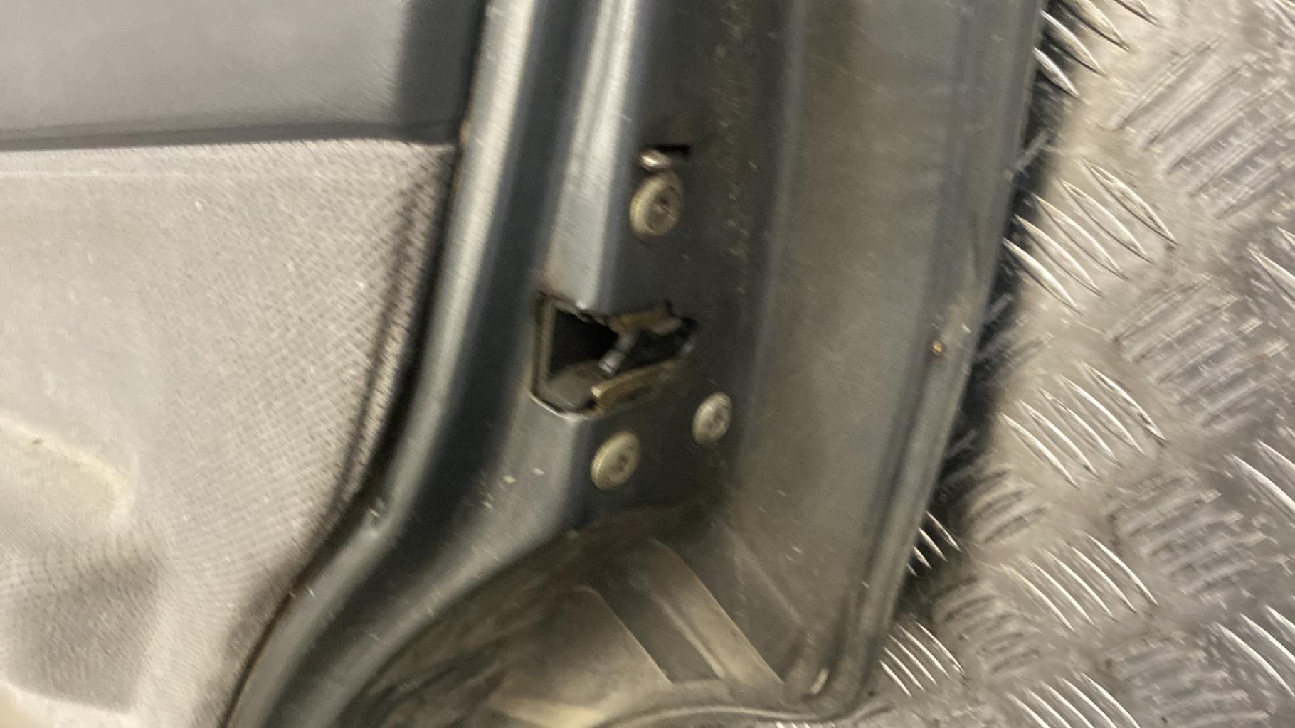 Puerta trasera derecha RENAULT R19 PHASE 2 Gasolina - 1
