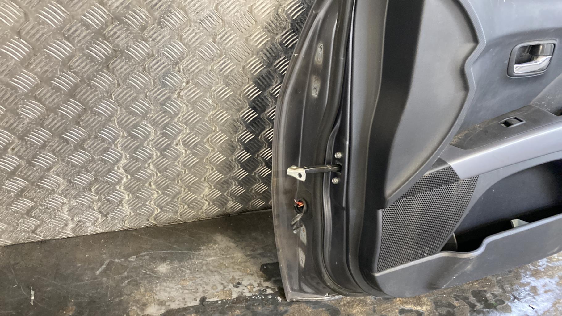 Portiera anteriore destra CITROEN C-CROSSER Diésel - 1