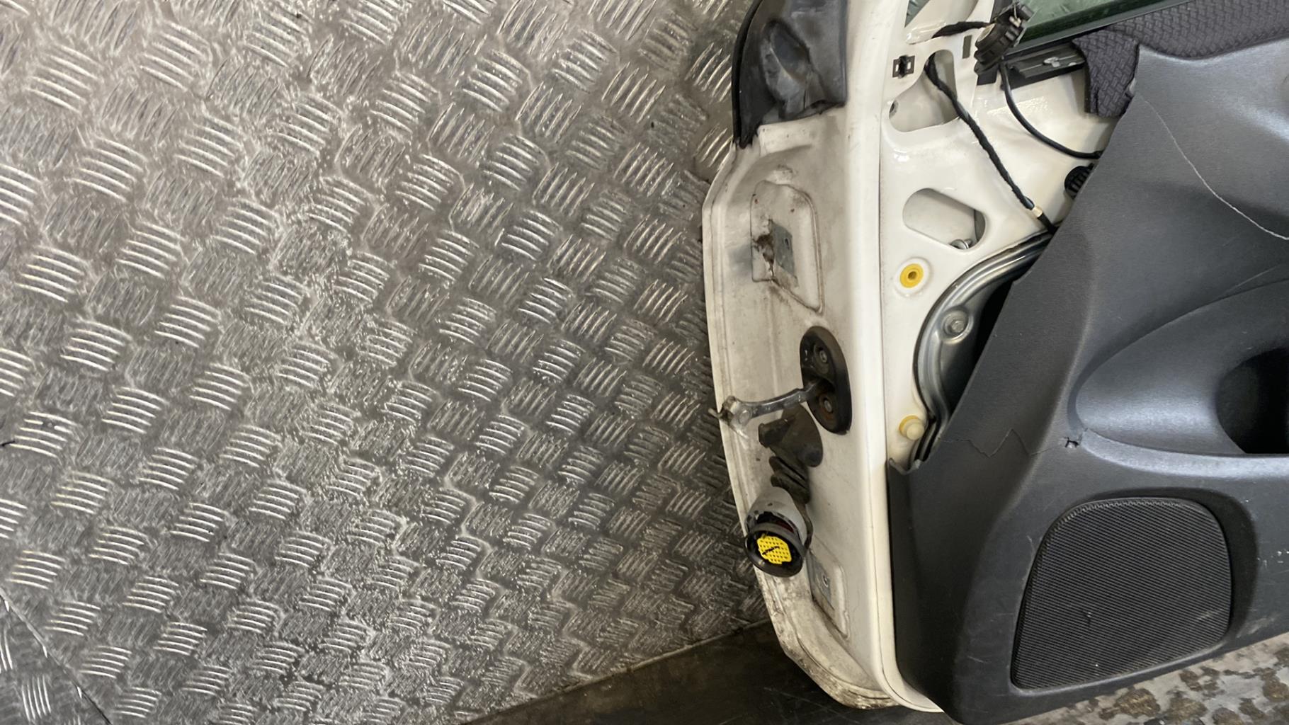 Portiera anteriore destra FIAT STILO  - 1