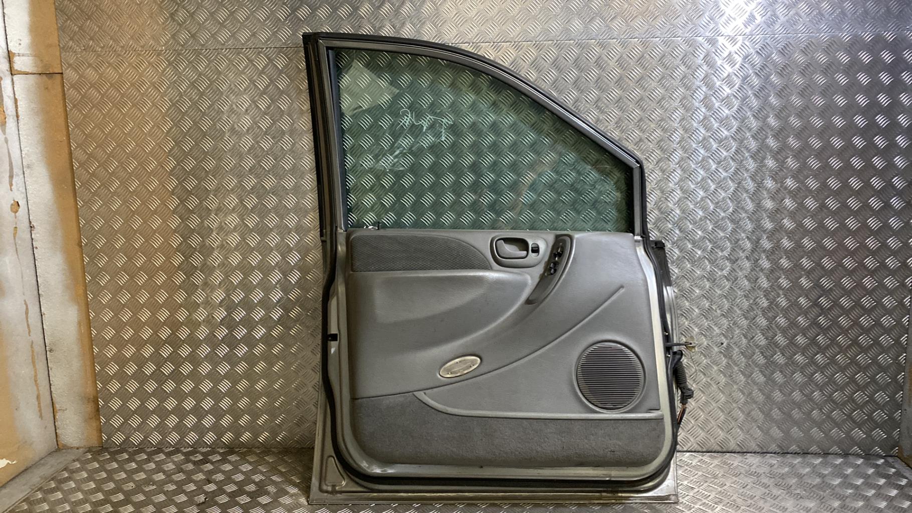 Portiera anteriore sinistra CHRYSLER GRAND VOYAGER 4 PHASE 2 Diésel - 1