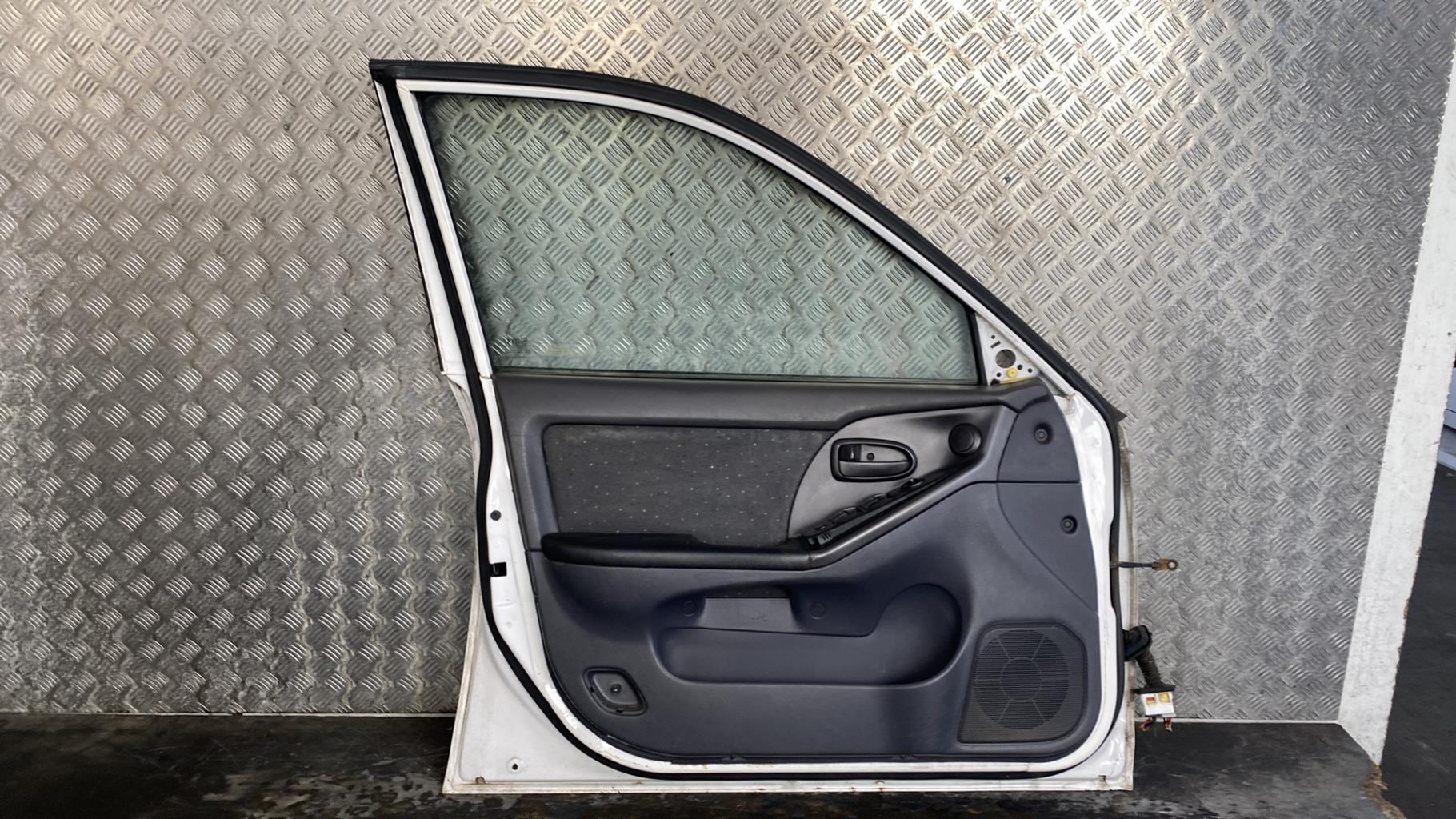 Portiera anteriore sinistra HYUNDAI ELANTRA 1 Diésel - 1