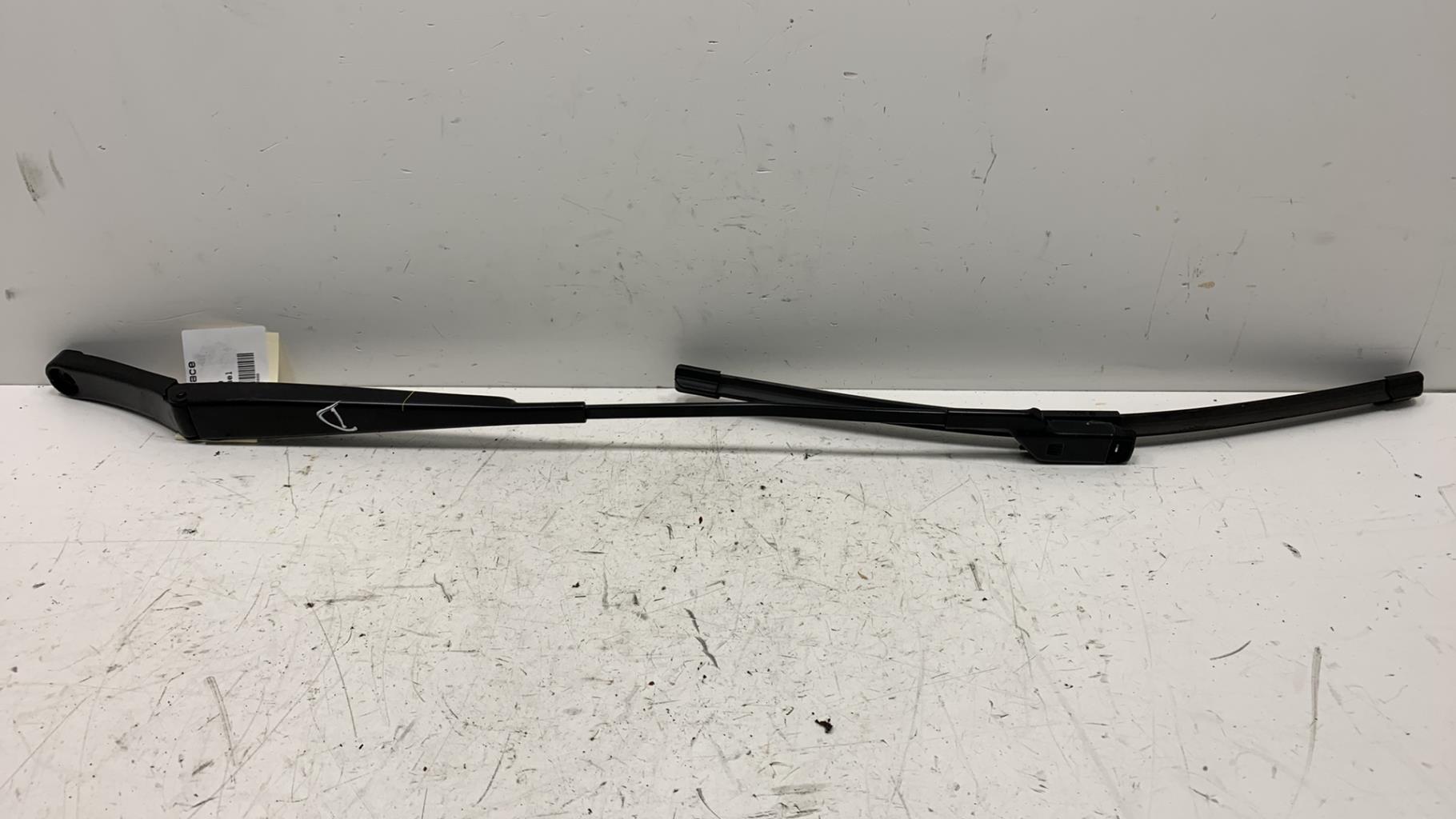 Braccio tergicristallo anteriore sinistro VOLKSWAGEN PASSAT 6 BREAK Diésel - 1