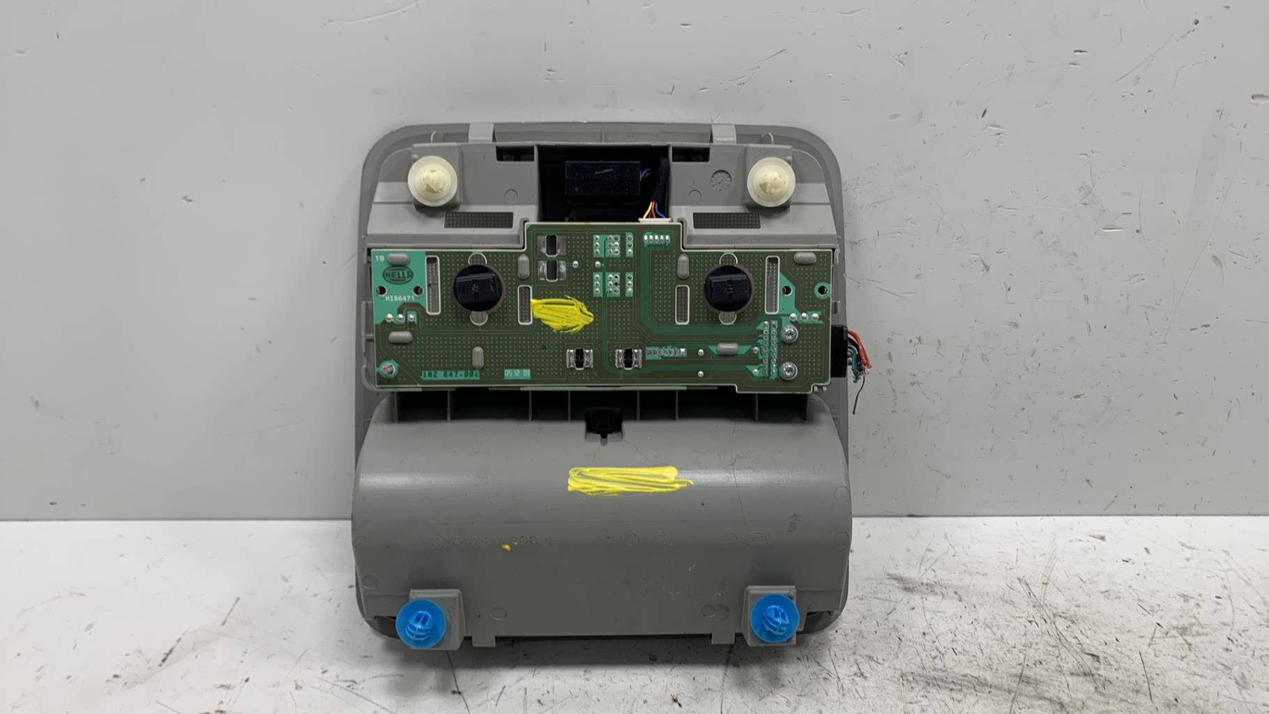 Eclairage de plafonnier TOYOTA AURIS 2 PHASE 1 Diesel - 1