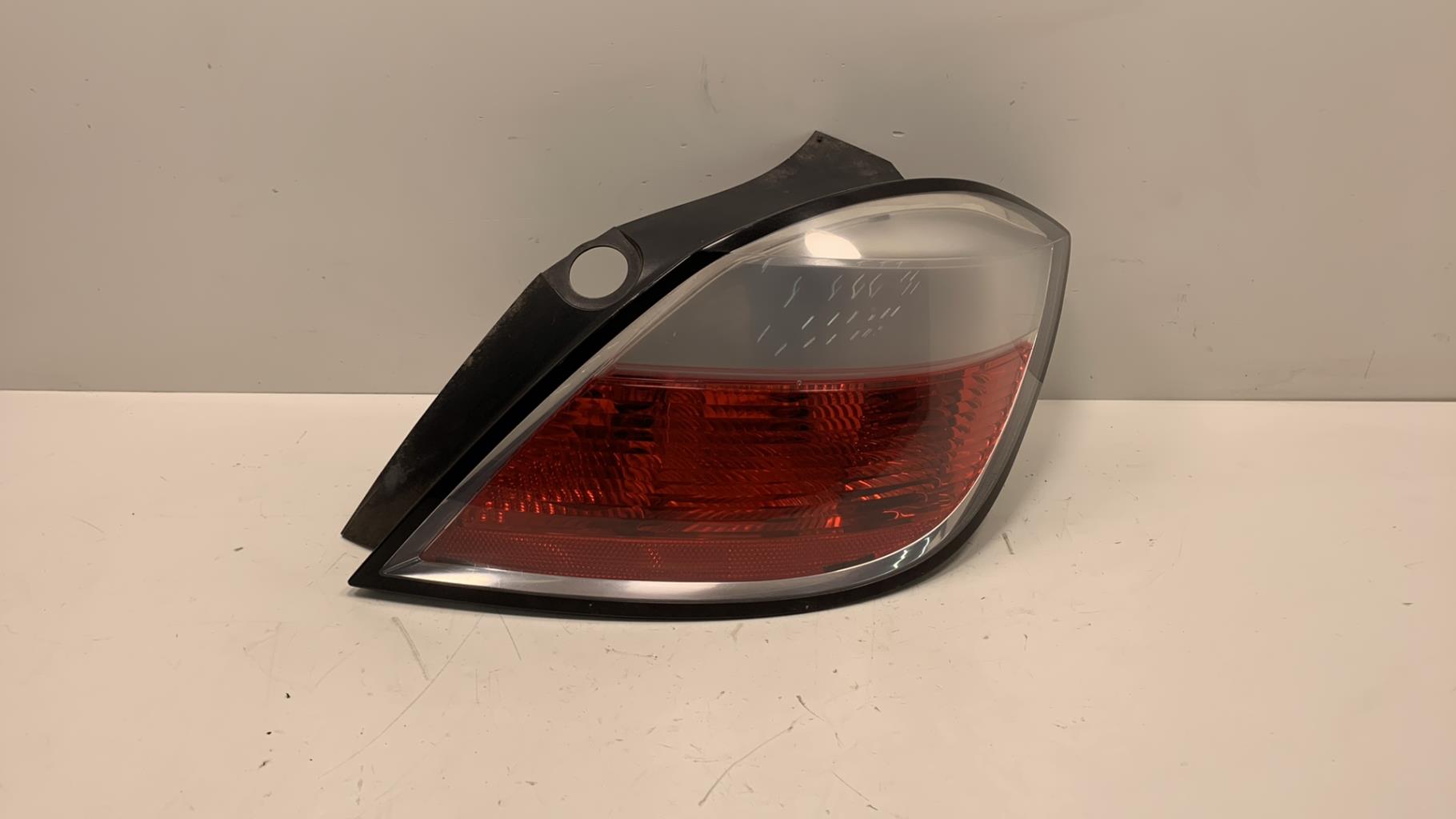 Fanale posteriore principale destro (luci) OPEL ASTRA G  - 1