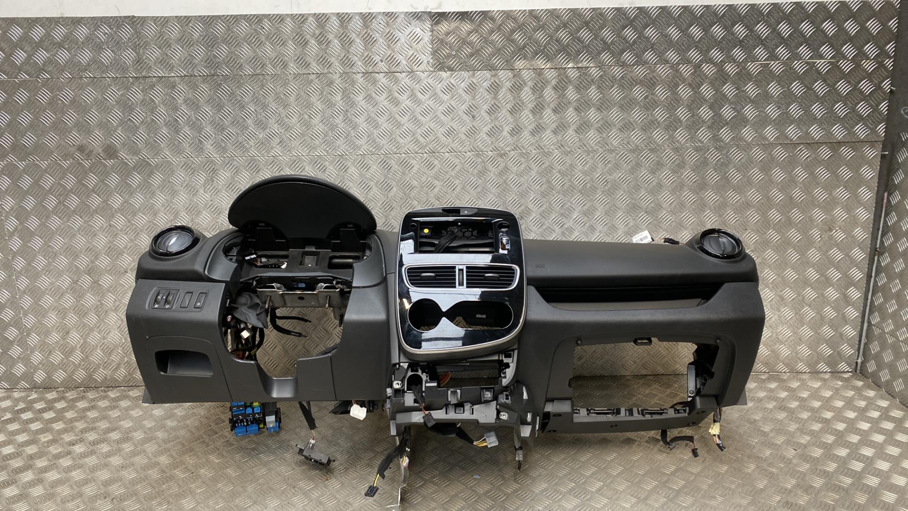 Planche de bord complete RENAULT CLIO 4 PHASE 2 Essence - 1