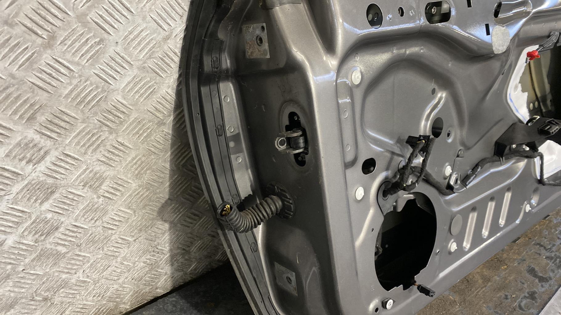 Portiera anteriore destra PEUGEOT 407 COUPE Diésel - 1