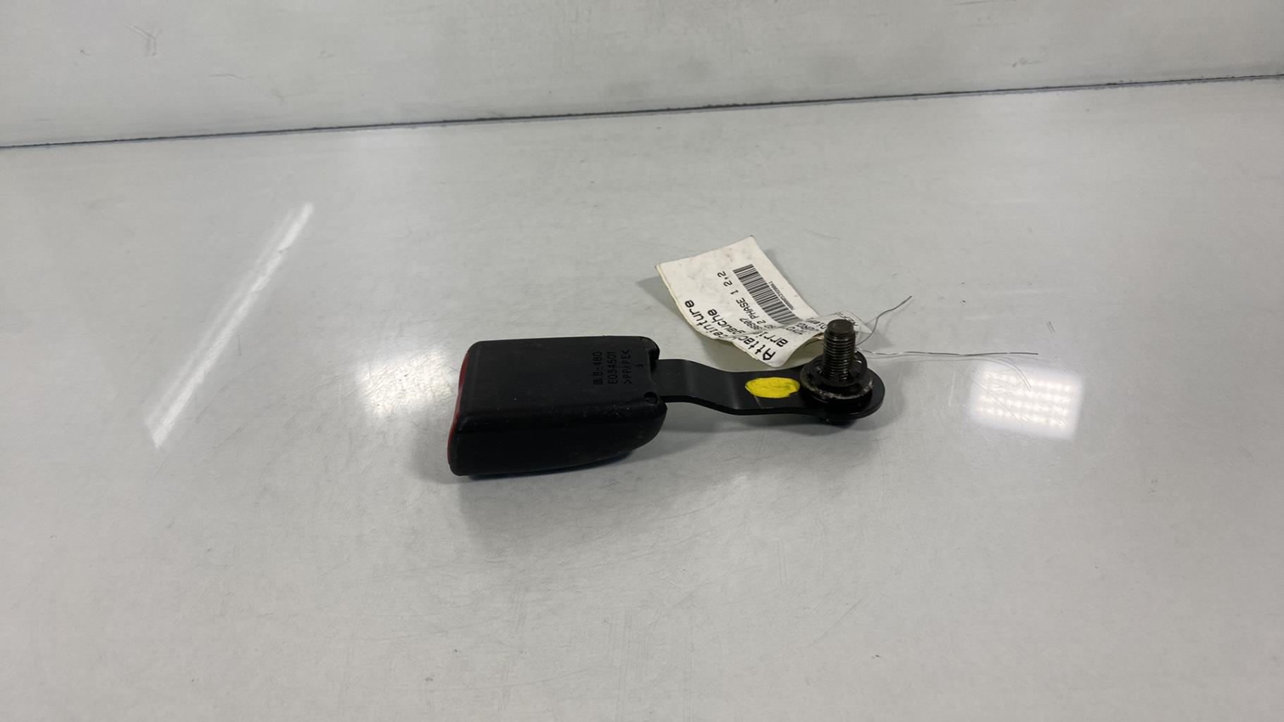 Aggancio cintura sicurezza posteriore sinistro TOYOTA COROLLA VERSO 2 PHASE 1 Diésel - 1