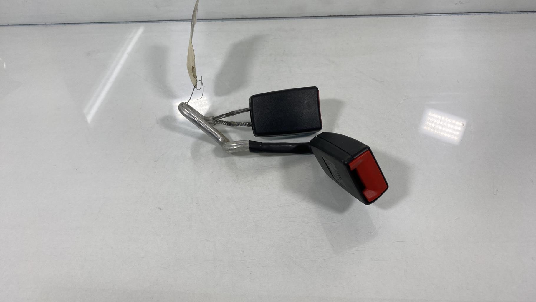 Aggancio cintura sicurezza posteriore sinistro AUDI A3 2 PHASE 1 Diésel - 1