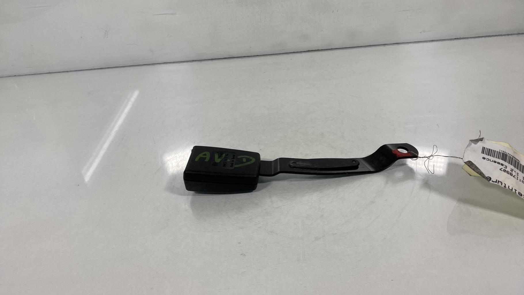 Aggancio cintura sicurezza anteriore destro VOLKSWAGEN POLO 4 PHASE 1 Gasolina - 1