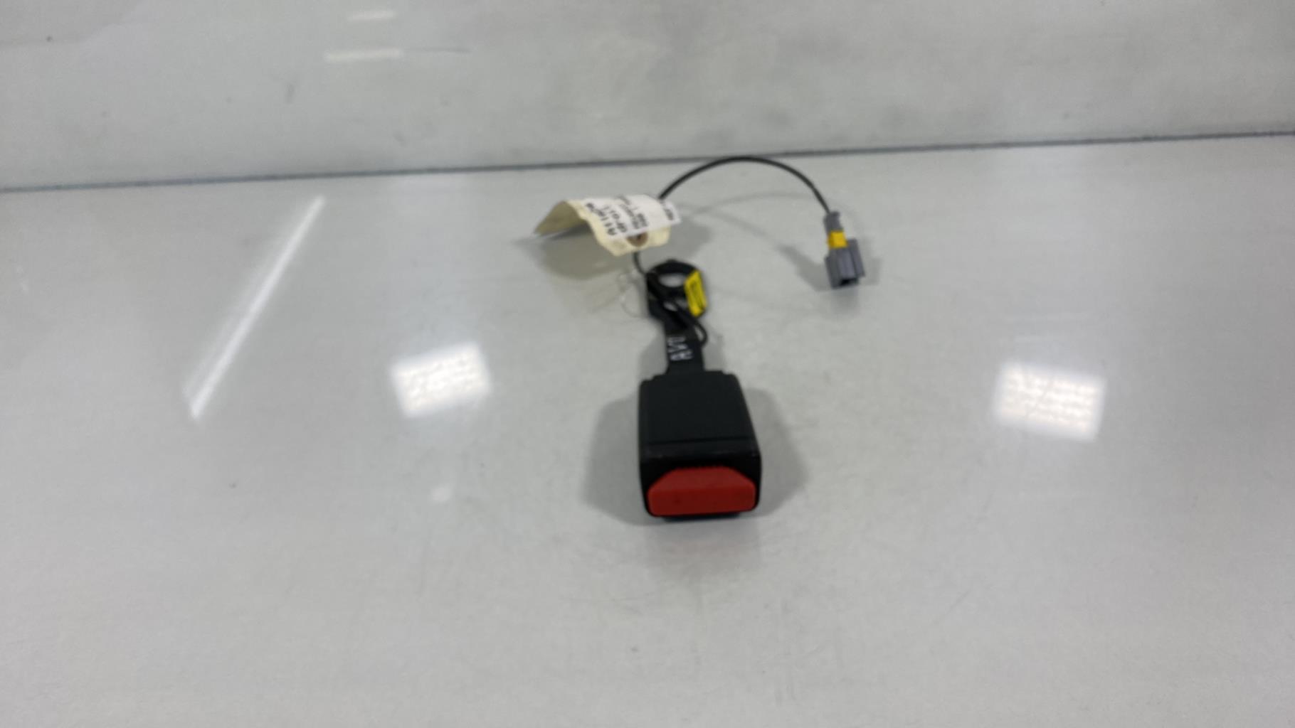 Aggancio cintura sicurezza anteriore destro PEUGEOT 208 1 PHASE 1 Diésel - 1