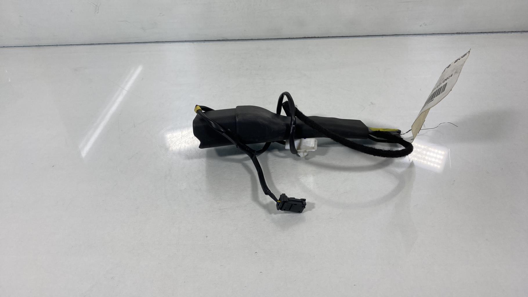 Aggancio cintura sicurezza anteriore destro PEUGEOT 108 Gasolina - 1