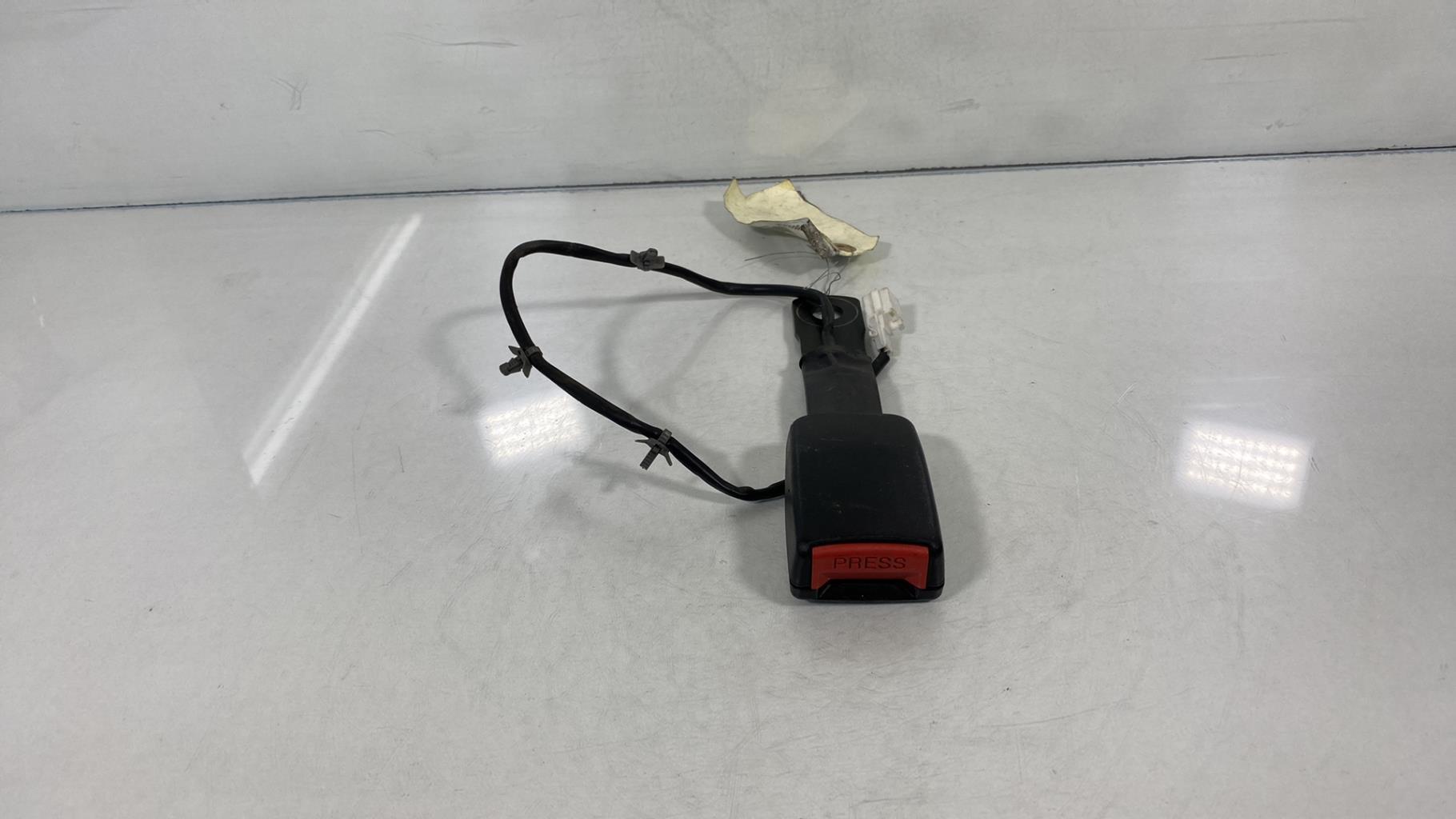 Aggancio cintura sicurezza anteriore sinistro NISSAN PRIMERA 4 Gasolina - 1