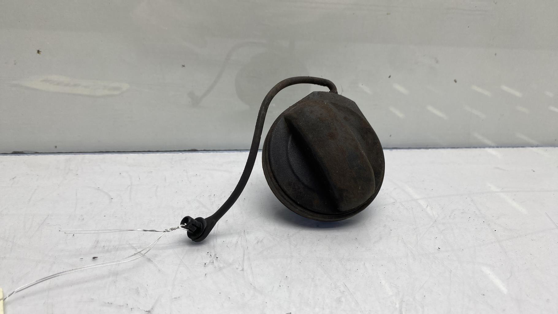 Tappo carburante VOLKSWAGEN JETTA 4 Gasolina/Híbrido - 1