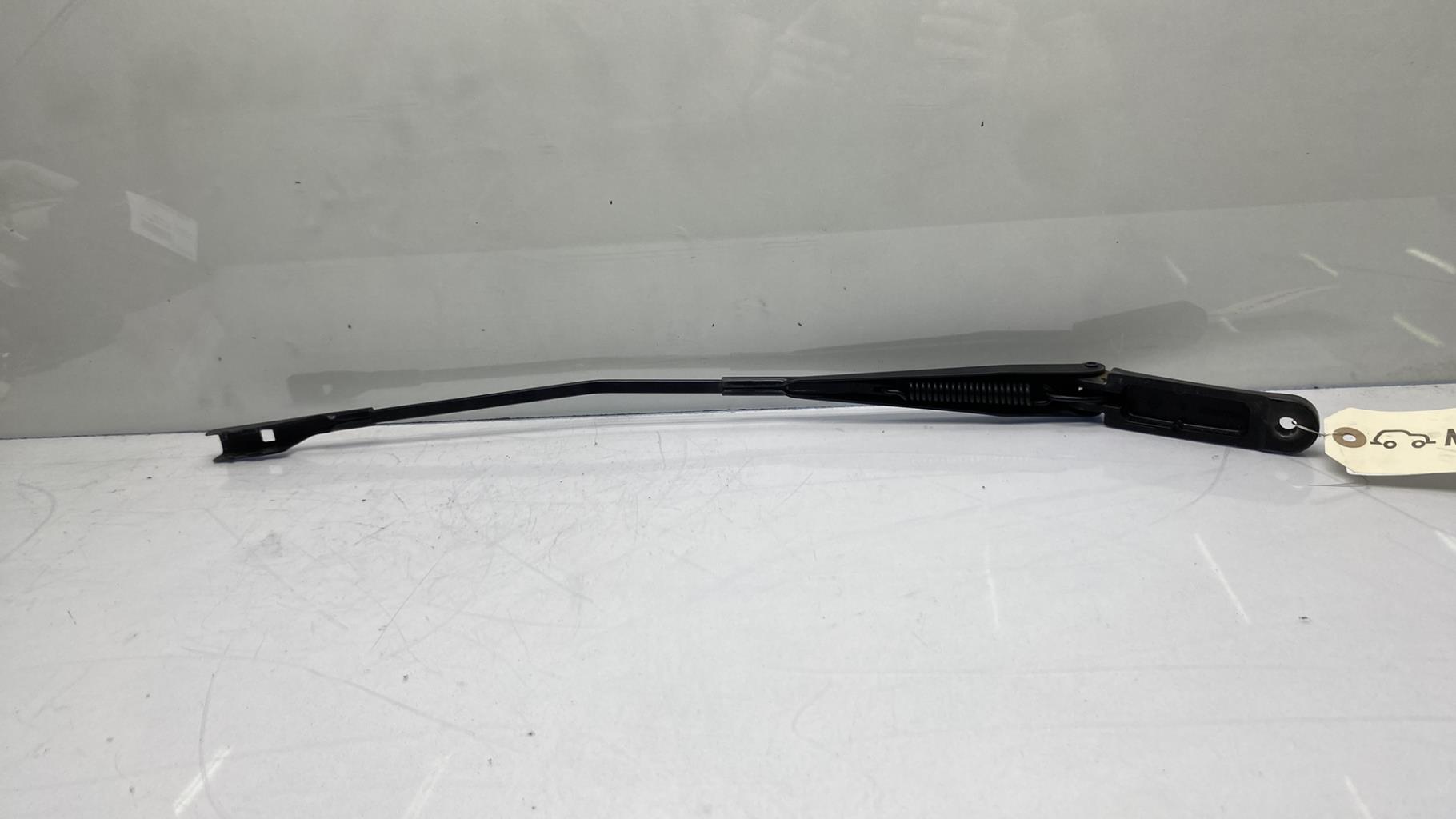 Braccio tergicristallo anteriore destro VOLKSWAGEN JETTA 4 Gasolina/Híbrido - 1