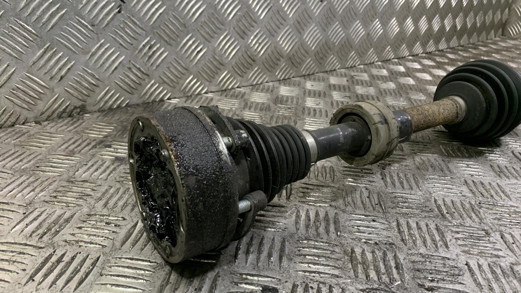 Giunto cardanico albero di trasmissione sinistro VOLKSWAGEN PASSAT 5 BREAK Diésel - 1