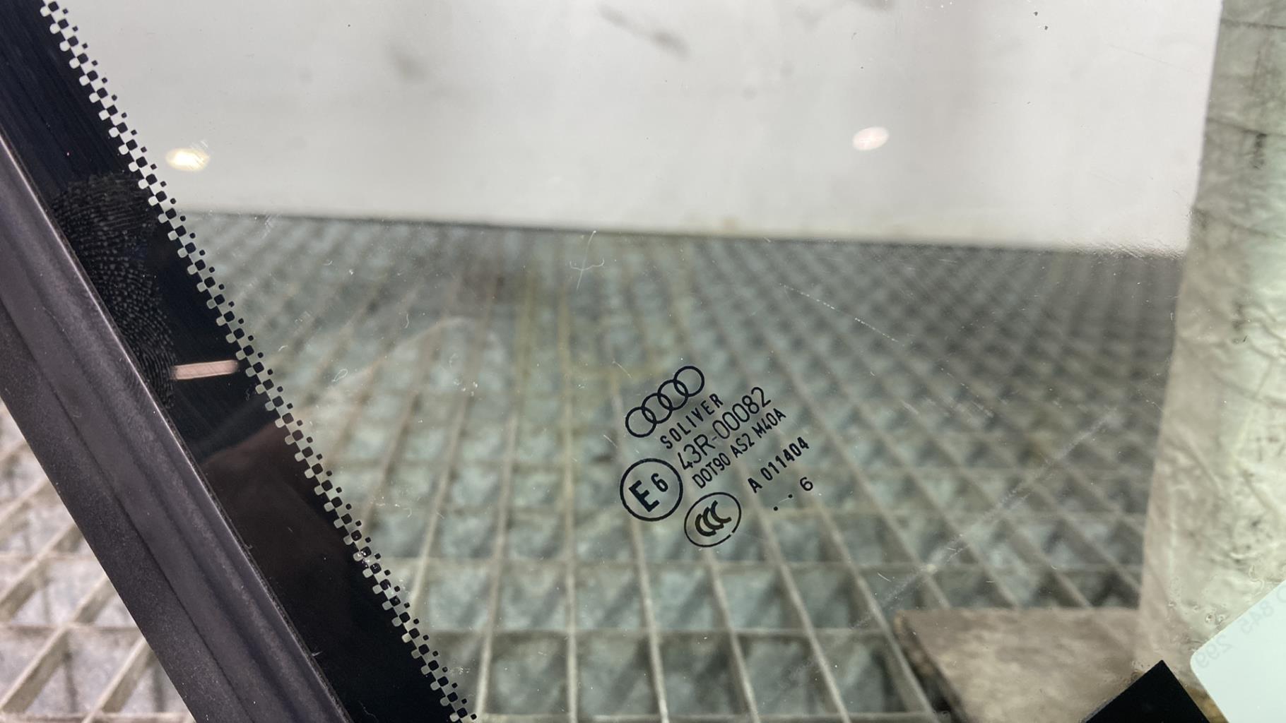 Vitre arriere gauche AUDI A4 2 CABRIO PHASE 2 Essence - 1