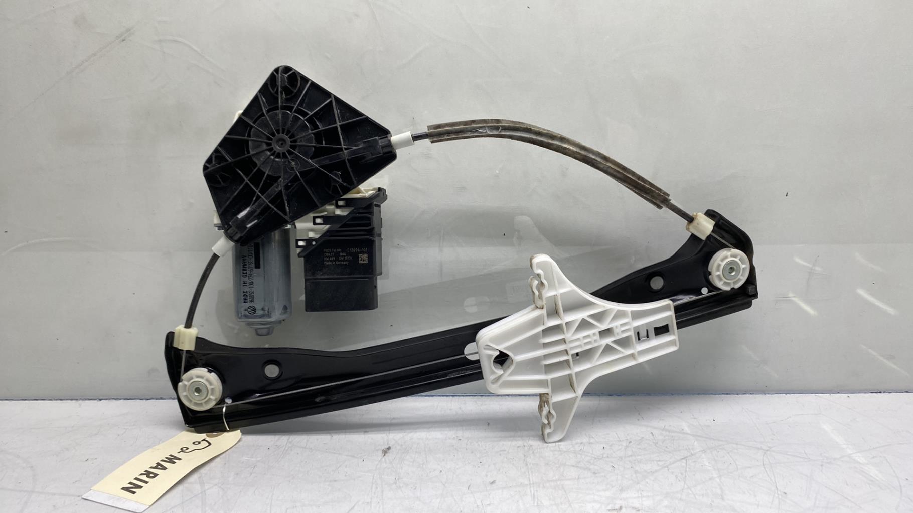 Alzacristalli elettrico posteriore destro VOLKSWAGEN JETTA 4 Gasolina/Híbrido - 1