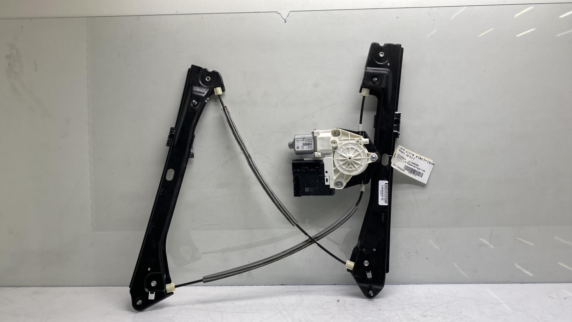 Alzacristalli elettrico anteriore destro VOLKSWAGEN JETTA 4 Gasolina/Híbrido - 1