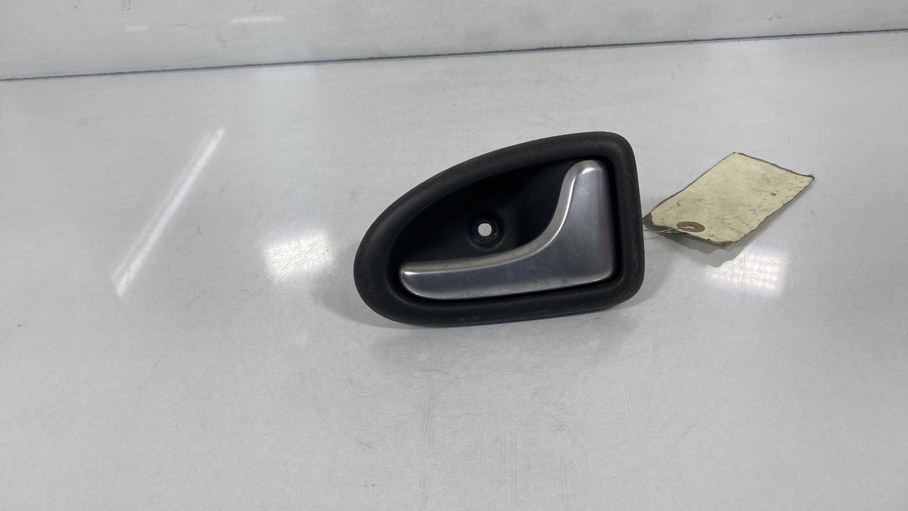 Maniglia interna posteriore destra RENAULT CLIO 2 CAMPUS PHASE 1 Diésel - 1