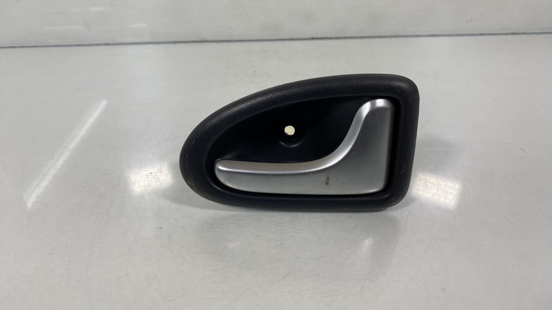 Maniglia interna posteriore destra RENAULT CLIO 2 CAMPUS PHASE 1 Gasolina - 1
