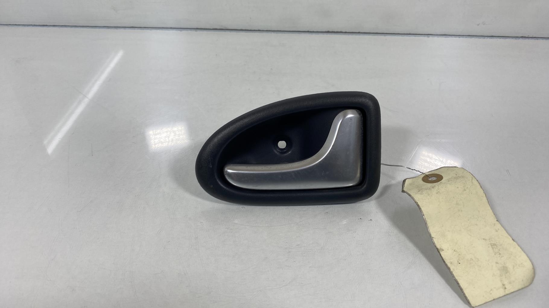 Maniglia interna posteriore destra RENAULT CLIO 2 PHASE 2 Gasolina - 1