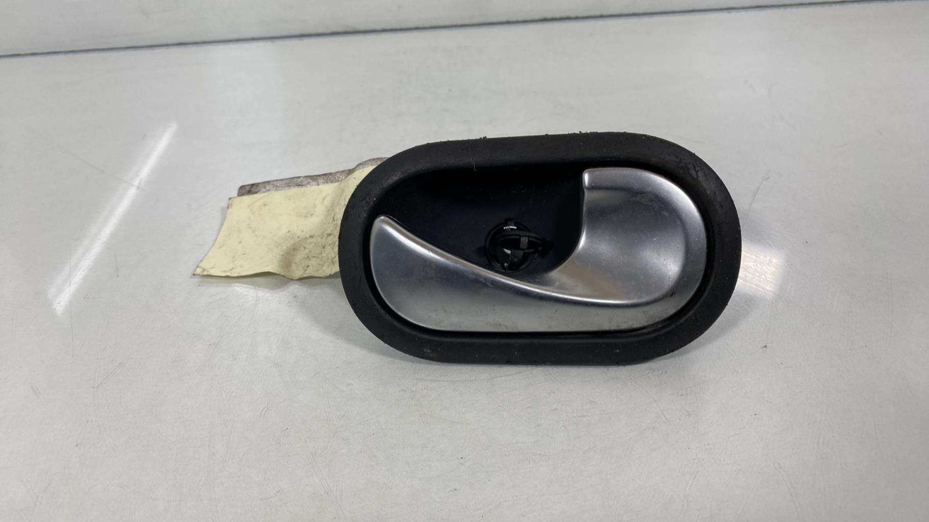 Maniglia interna posteriore destra RENAULT SCENIC 2 PHASE 1 Diésel - 1