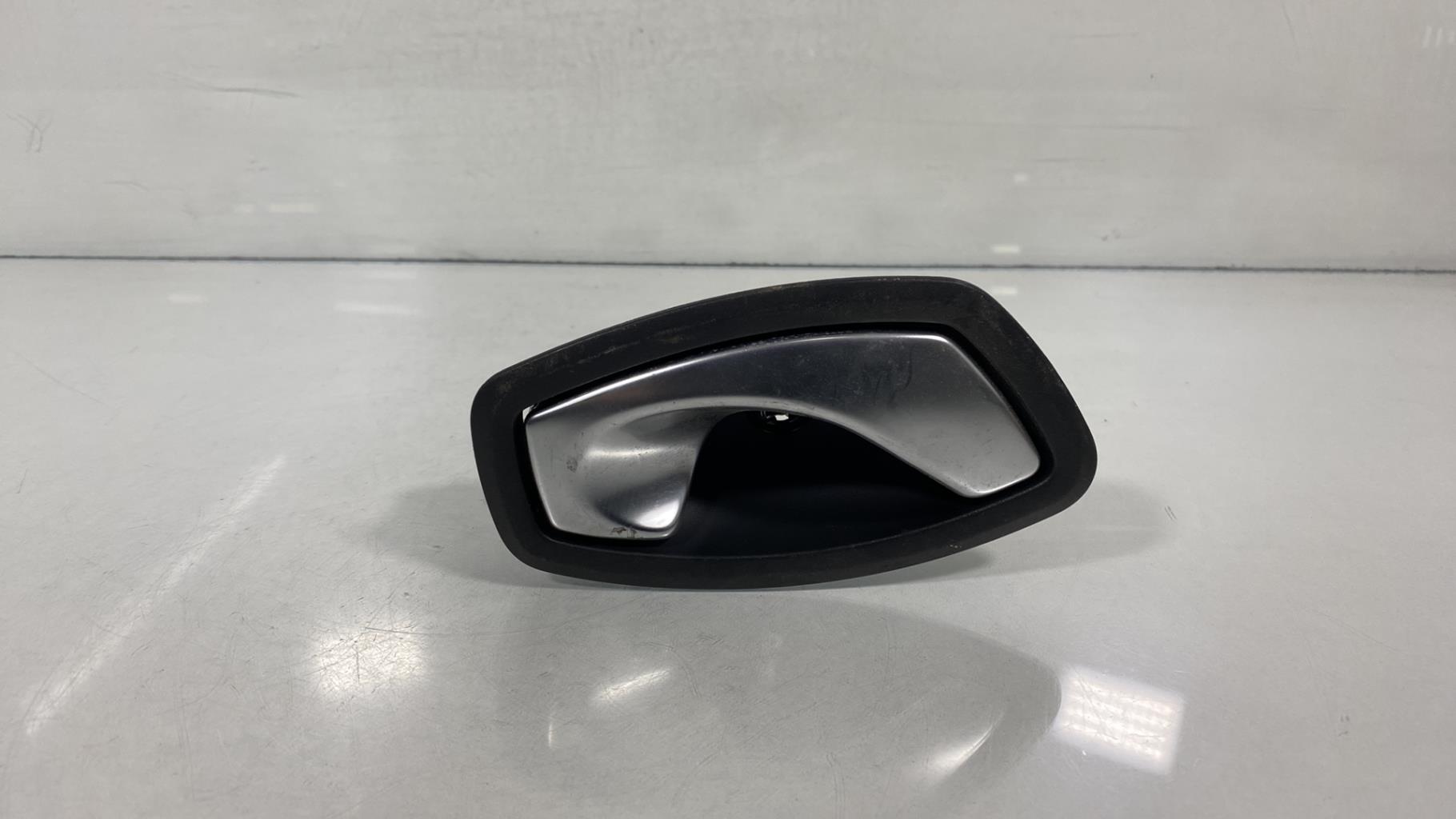 Maniglia interna posteriore destra RENAULT MEGANE 3 PHASE 1 Diésel - 1