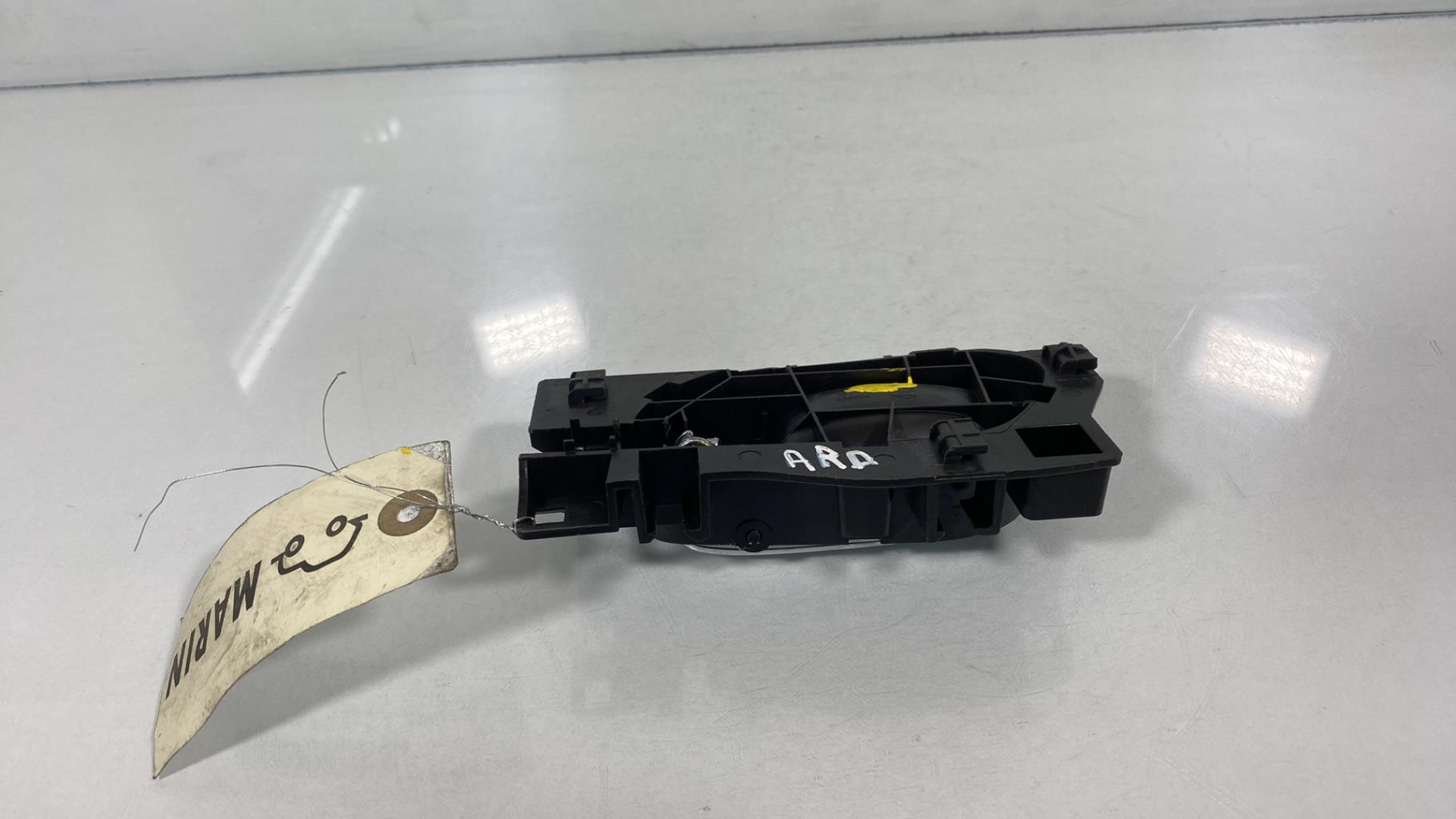 Maniglia interna posteriore destra PEUGEOT 208 1 PHASE 1 Gasolina - 1