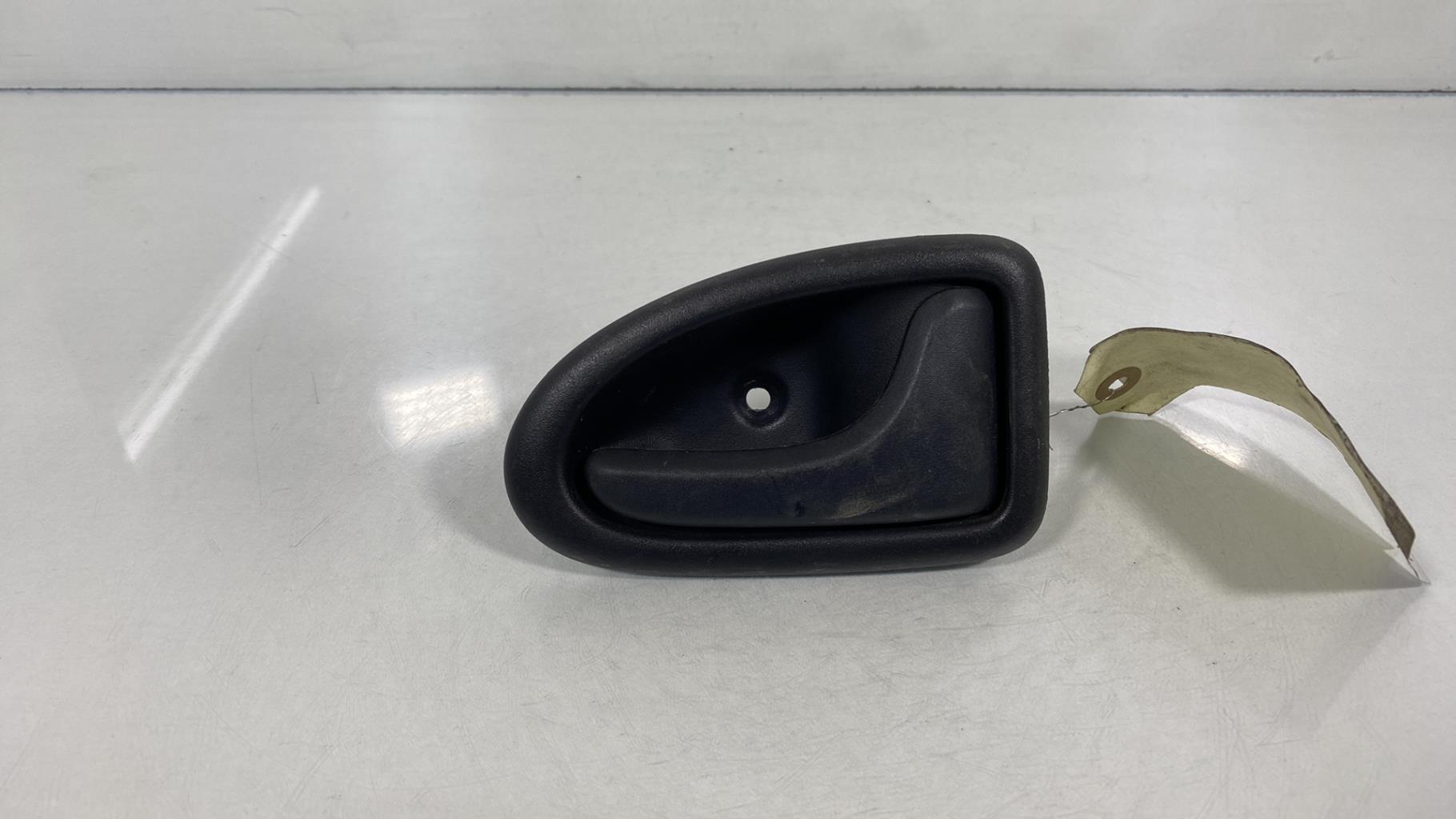 Maniglia interna posteriore destra RENAULT CLIO 2 PHASE 2 Gasolina - 1