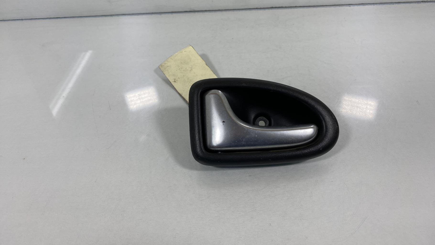 Maniglia interna posteriore sinistra RENAULT CLIO 2 CAMPUS PHASE 2 Gasolina - 1