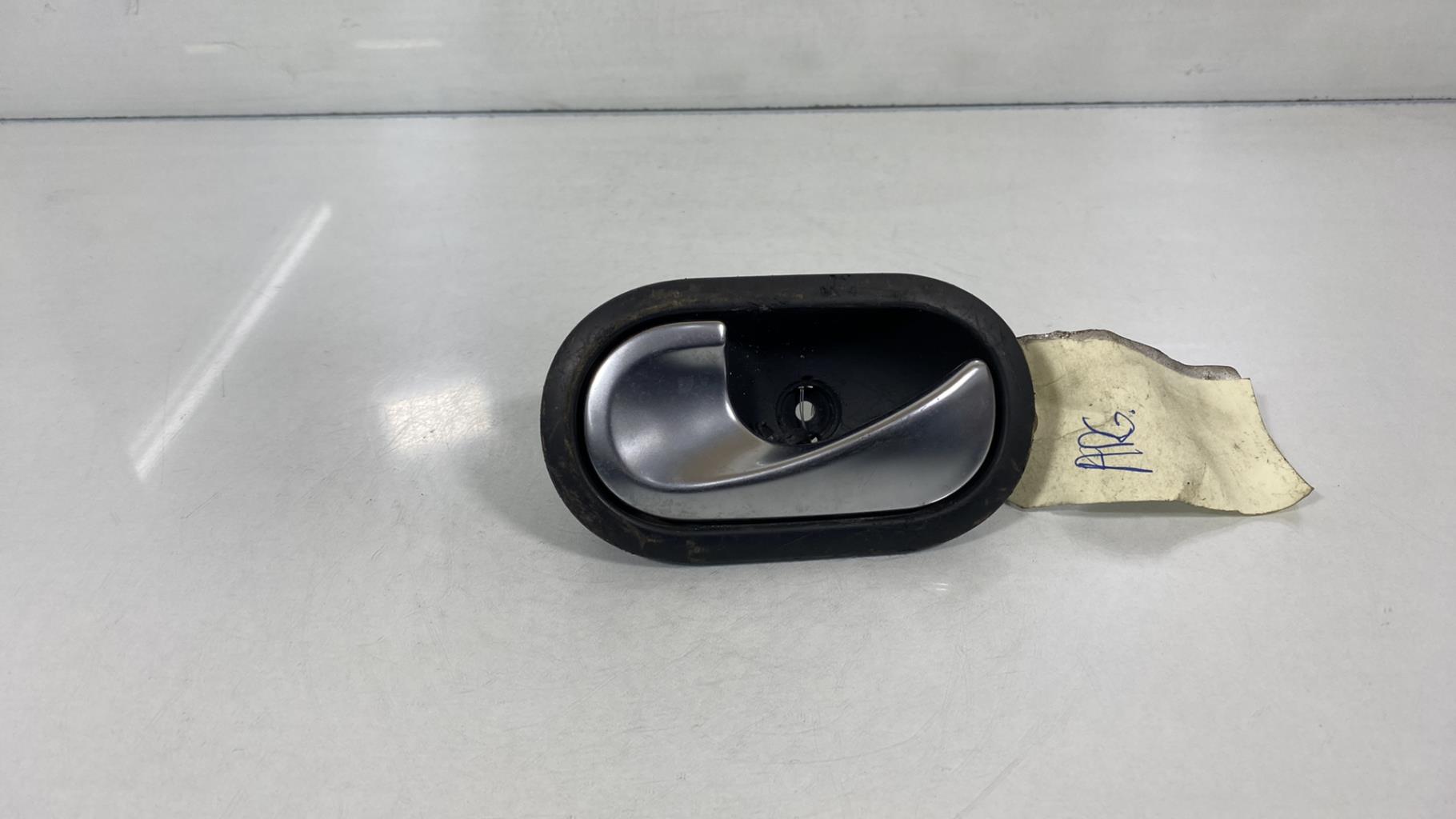 Maniglia interna posteriore sinistra RENAULT SCENIC 2 PHASE 1 Diésel - 1