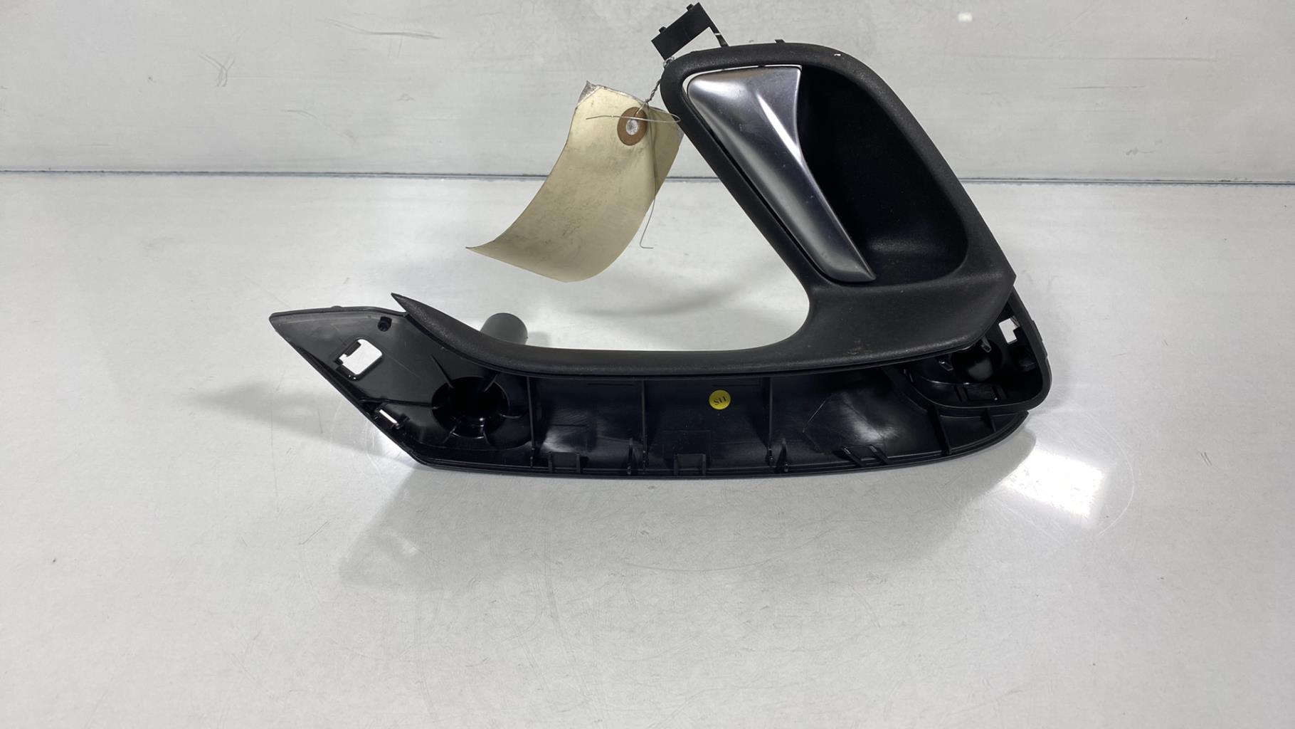 Maniglia interna posteriore sinistra VOLKSWAGEN POLO 5 PHASE 1 Gasolina - 1