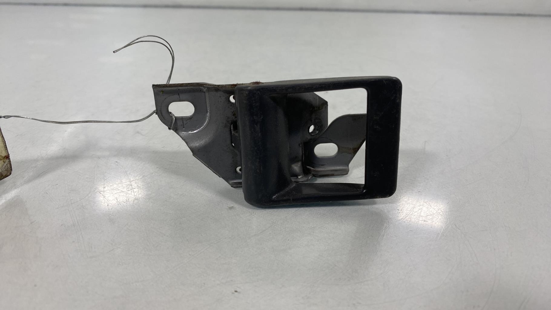 Maniglia interna anteriore destra MITSUBISHI L300 Diésel - 1