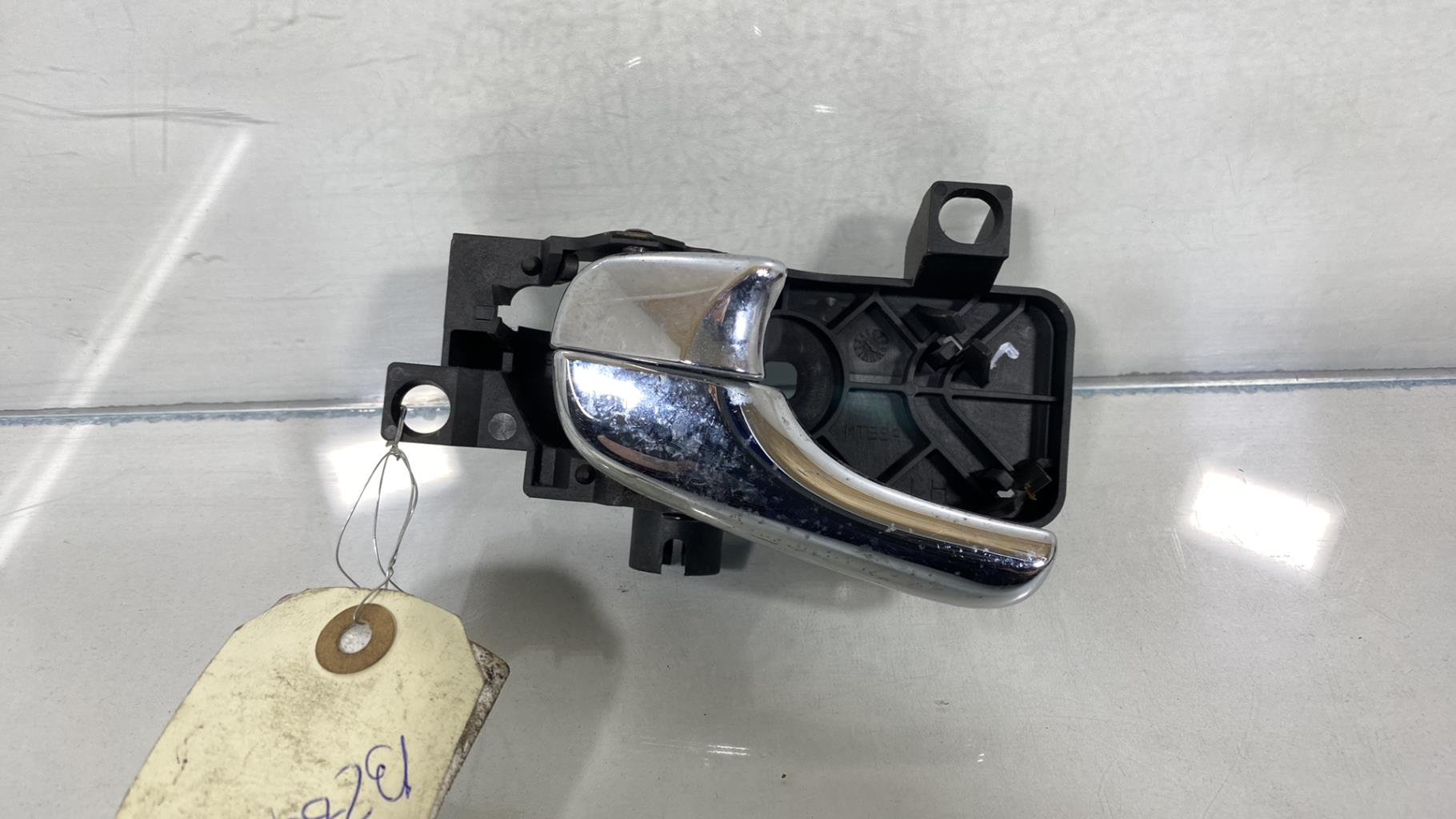 Poignee interieur avant gauche JAGUAR S-TYPE PHASE 2 Essence - 1
