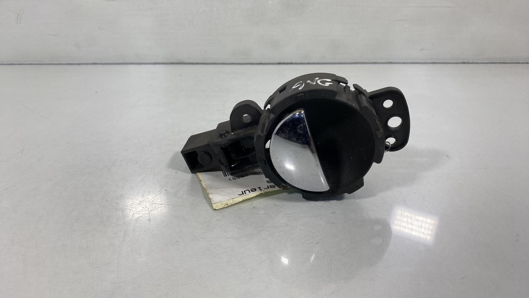 Poignee interieur avant gauche MINI MINI 2 R56 PHASE 1 Essence - 1