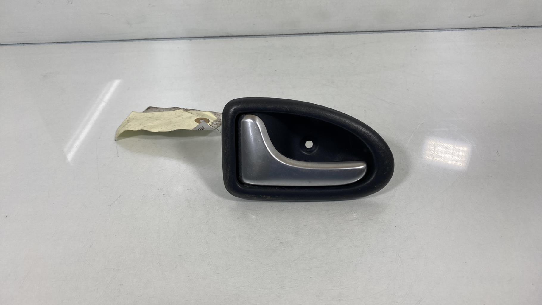 Maniglia interna anteriore sinistra RENAULT CLIO 2 PHASE 2 Gasolina - 1