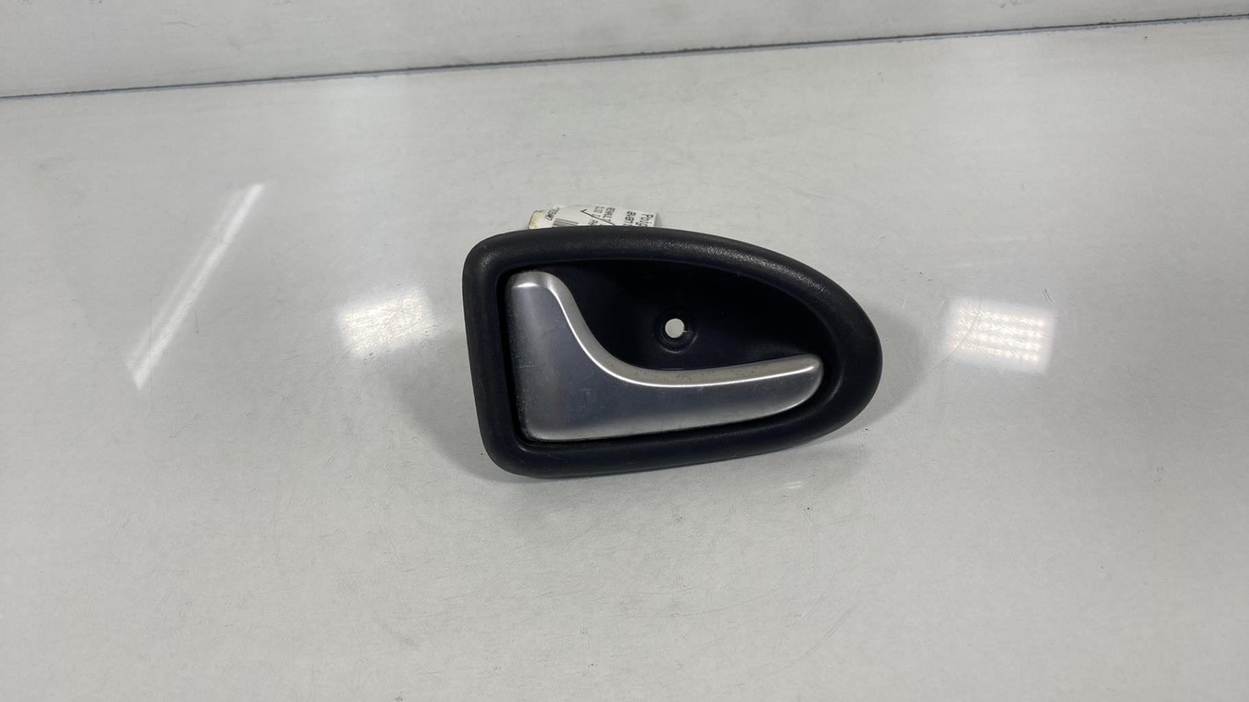 Maniglia interna anteriore sinistra RENAULT CLIO 2 PHASE 2 Diésel - 1