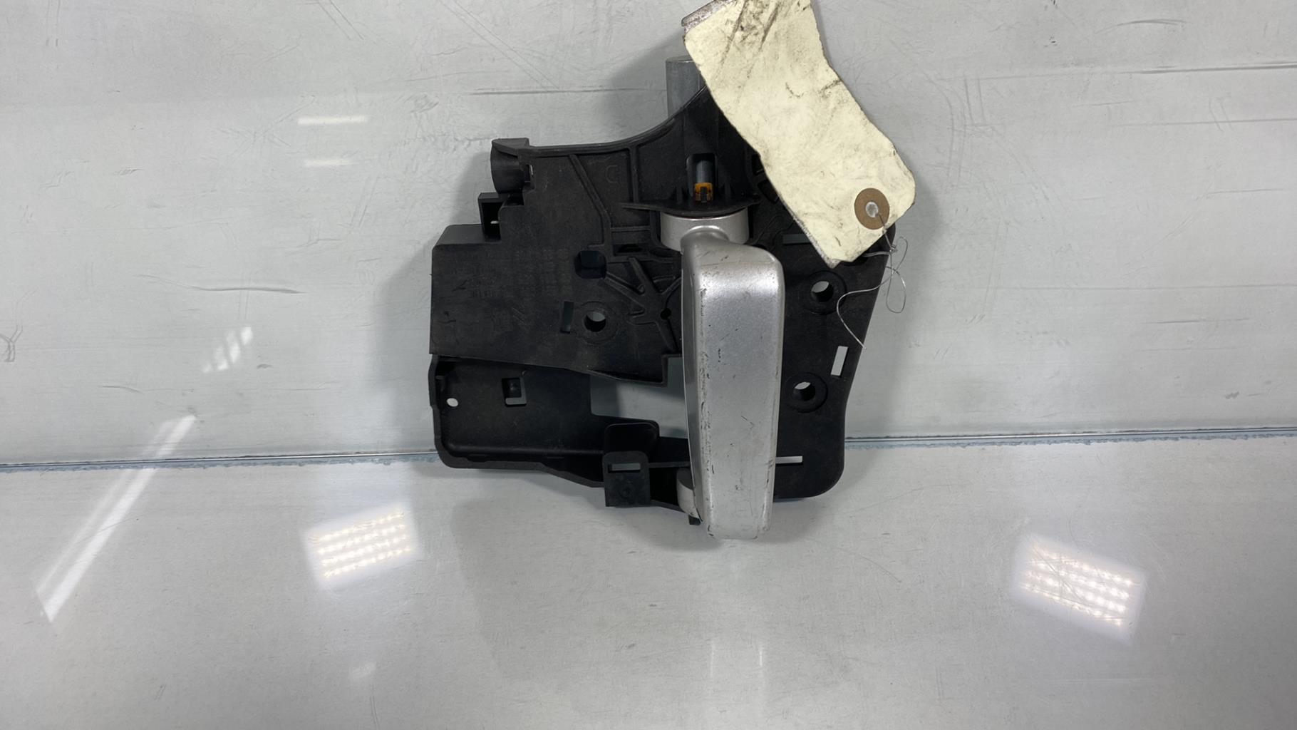 Maniglia interna portiera laterale destra PEUGEOT PARTNER 2 PHASE 1 Diésel - 1
