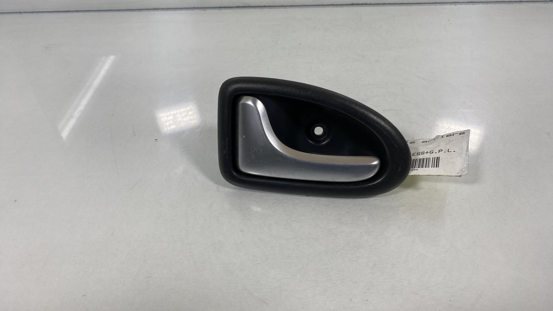 Maniglia portiera posteriore sinistra RENAULT CLIO 2 CAMPUS PHASE 2 Gasolina/GLP - 1