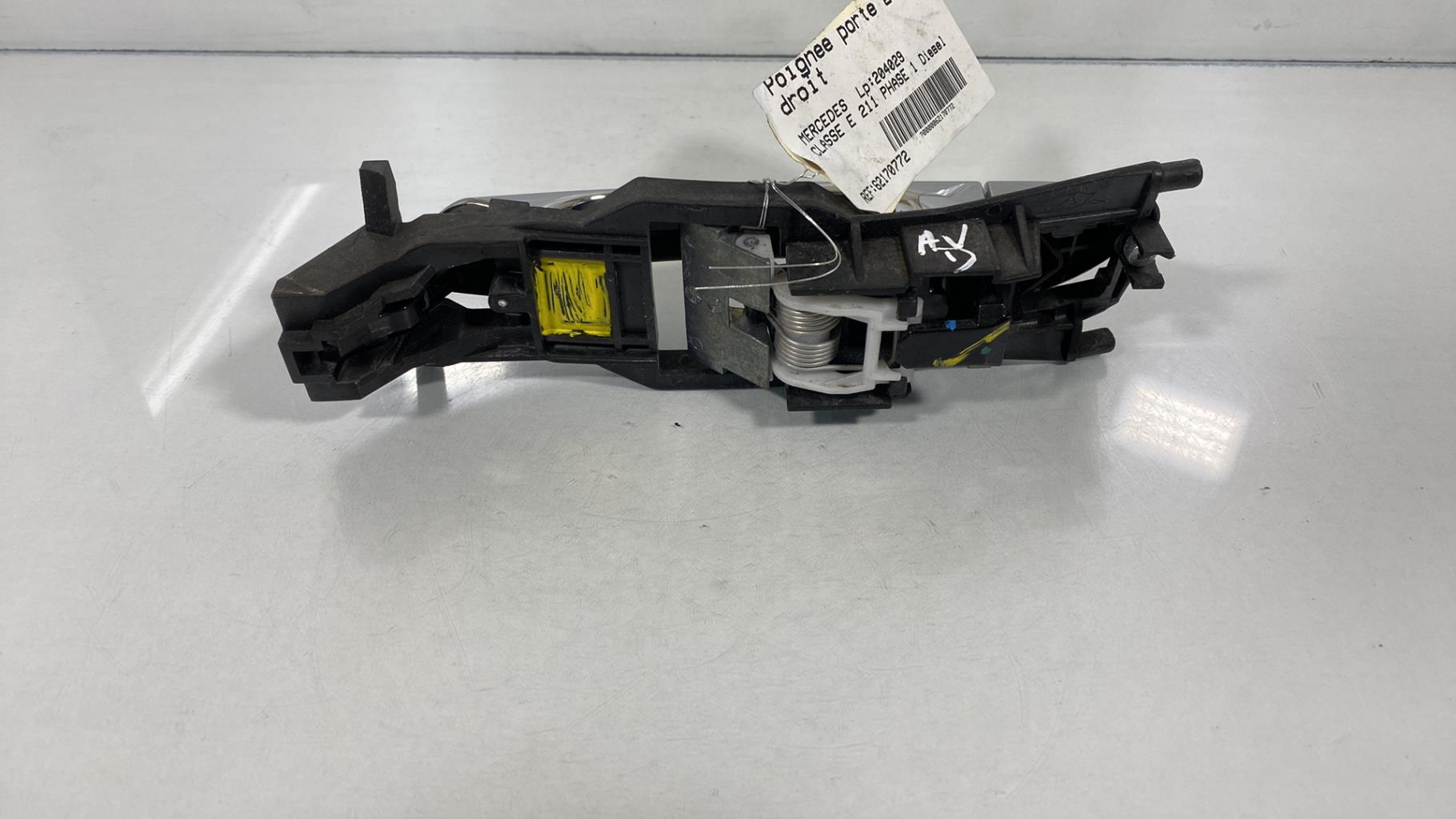 Maniglia portiera anteriore destra MERCEDES CLASSE E 211 PHASE 1 Diésel - 1