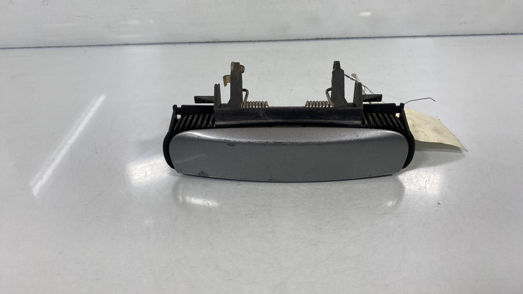 Maniglia portiera anteriore destra AUDI A4 2 PHASE 1 Diésel - 1