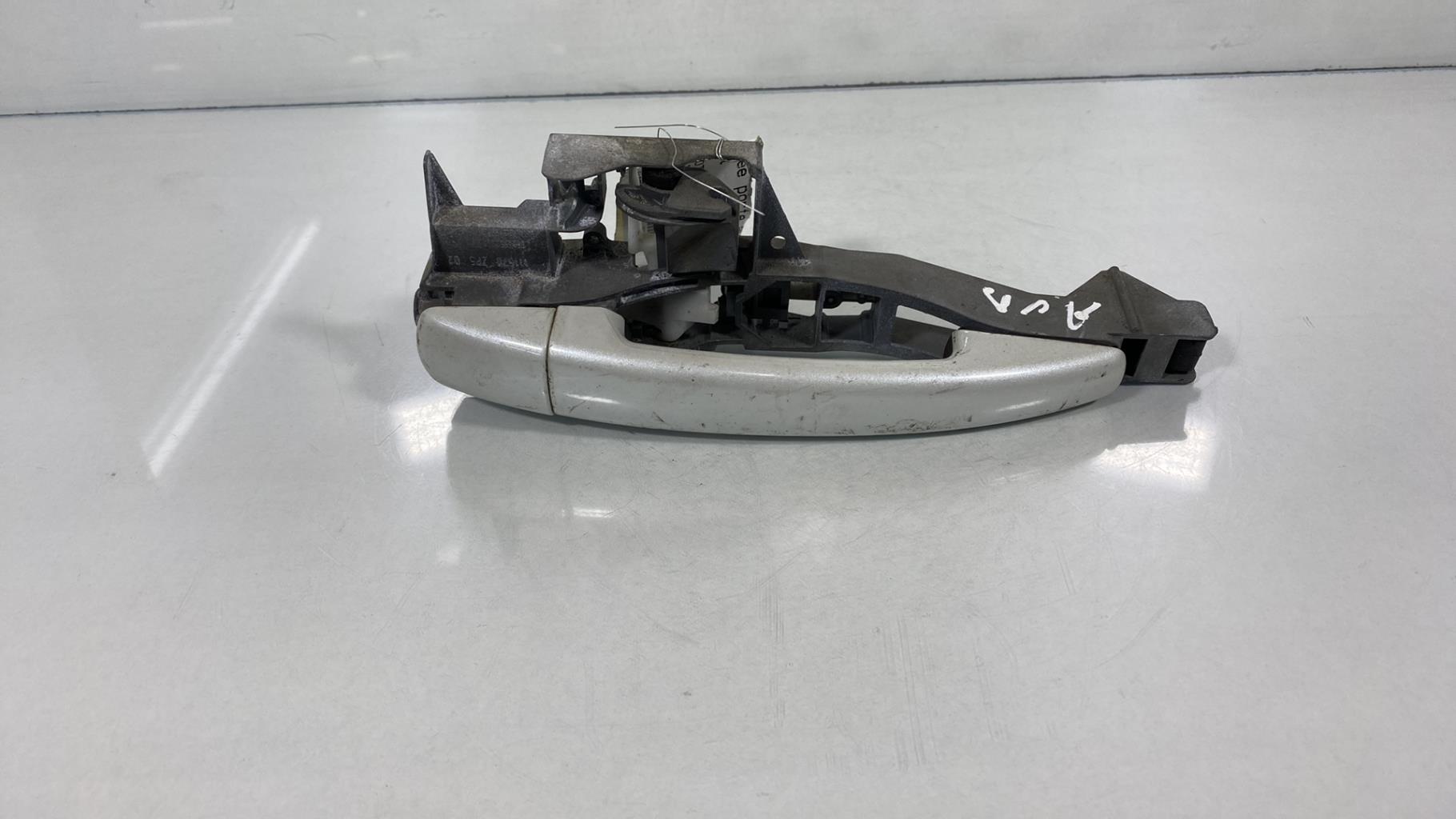 Maniglia portiera anteriore destra PEUGEOT 5008 1 PHASE 1 Diésel - 1